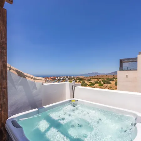 Spatious, Views, Terraces, Jacuzzi And Wifi - Fibre *